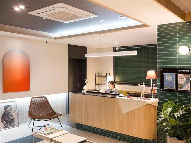 Brown Dot Hotel Jinju Exterior foto